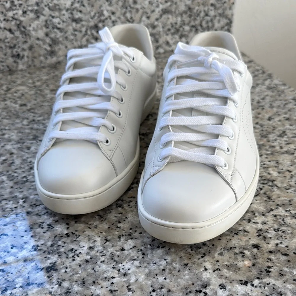 Gucci White Leather Sneakers with Silver Heel Tab